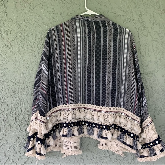 Zara cardigan with different designs - Picture 4 of 5